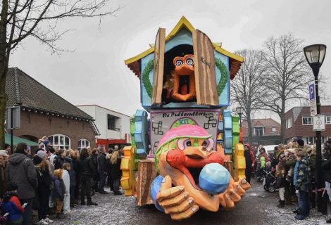 Heino maakt zich op voor Bonte Carnavalsoptocht en jubileumweekend