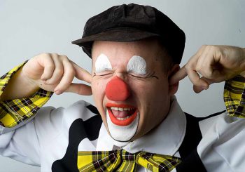 Clown Knapie bij Cultureel Café Heino