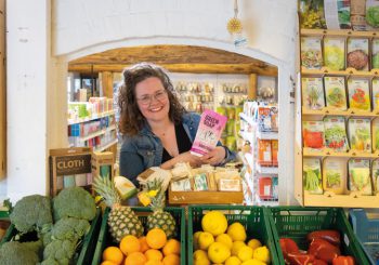 Koop een tasje biologische inspiratie bij Supermarkt in het bos